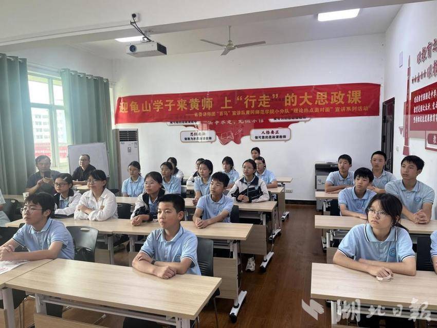 省委讲师团“百马”宣讲队国产精品永久久久久久久久久|91精品无码国产在线观看一区|久久人爽爽人爽爽ąV无码自慰|最新无码国模国产在线|2020最新无码国产在线观看小分队开展“理论热点面对面“系列宣讲活动 - 学院(1).docx